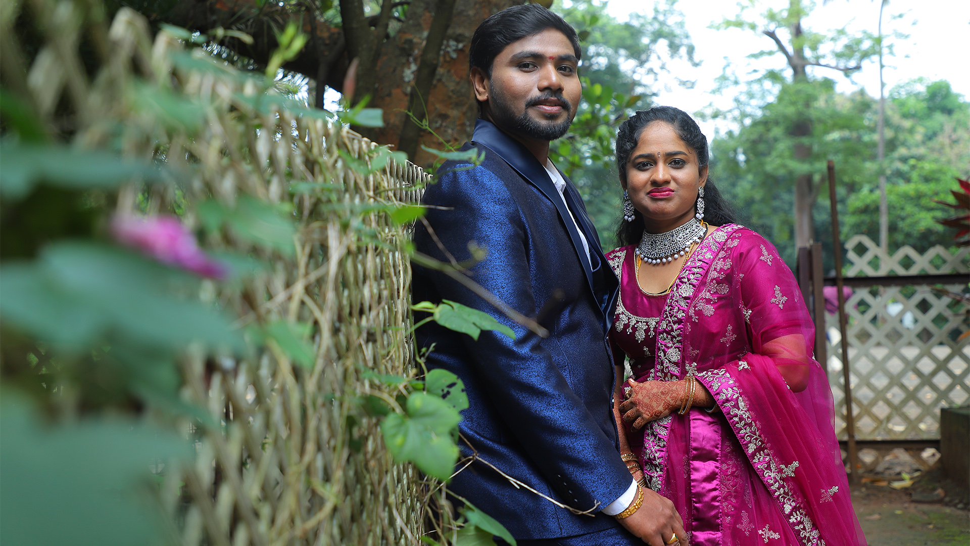 Prewedding photoshoot couple in green garden